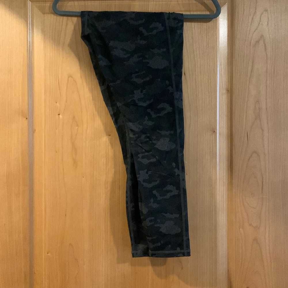Fabletics powerhold 7/8 Camo Leggings